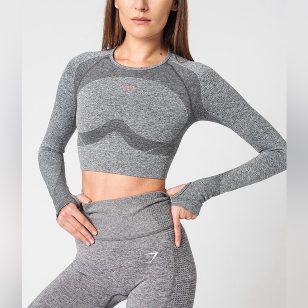 Gymshark Flex Crop Top Long Sleeve Designed in Britain Charcoal/Ruby Pink - Sz M